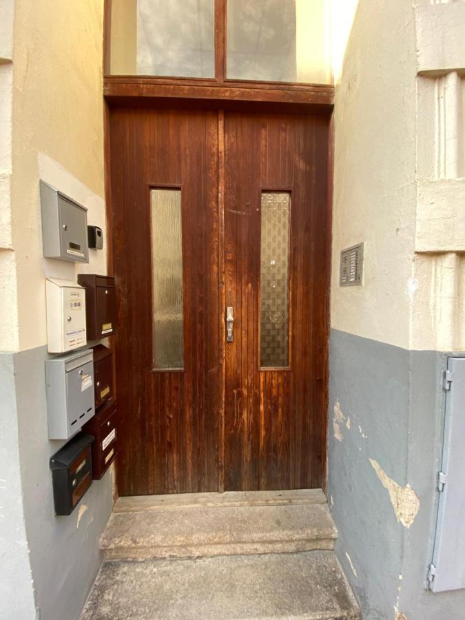 Utulny A Prostorny Podkrovni Byt S Krbovymi Kamny Ceske Budejovice Exterior photo